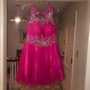 Mini formal dress! Perfect for homecoming season!